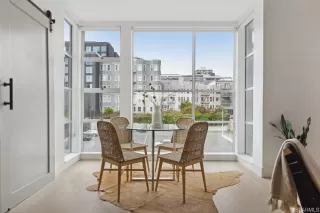 Photo #4: 423748817 Listing