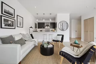 Photo #6: 423748817 Listing