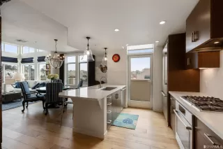 Photo #4: 423748858 Listing 