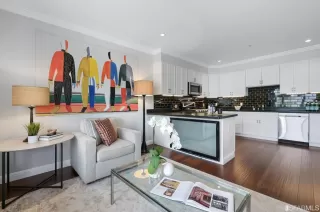 Photo #3: 423749036 Listing