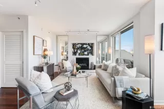 Photo #2: 423749417 Listing