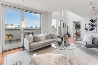 Photo #6: 423749417 Listing