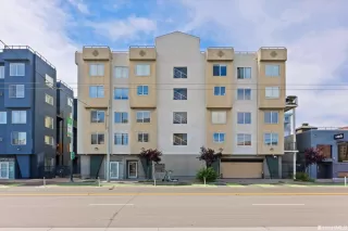 Photo #2: 423749738 Listing 