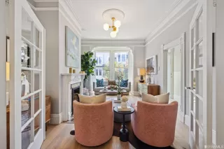 Photo #5: 423749740 Listing