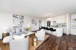 Photo #5: 423749753 Listing 