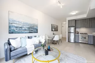 Photo #4: 423749785 Listing