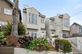 Photo #3: 423750690 Listing