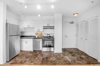 Photo #3: 423751516 Listing