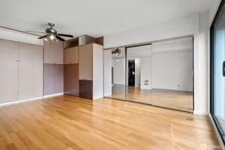 Photo #3: 423751701 Listing 