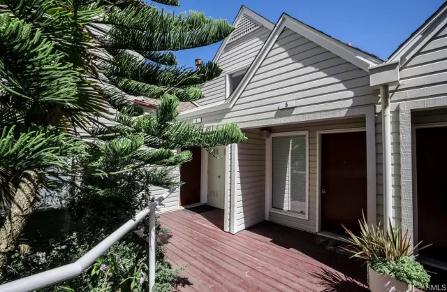 MLS: 423751888 Condo For Sale