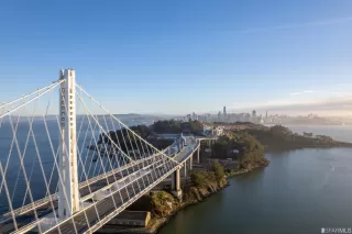 Photo #1: 423752046 Listing