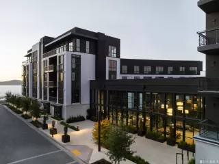 Photo #3: 423752046 Listing