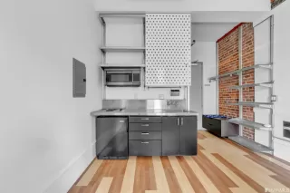 Photo #3: 423752396 Listing