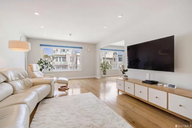 MLS: 423752409 Condo For Sale