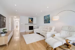 Photo #5: 423752409 Listing 