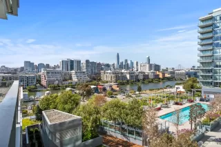 Photo #4: 423752616 Listing