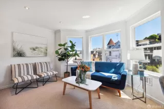 Photo #2: 423753261 Listing