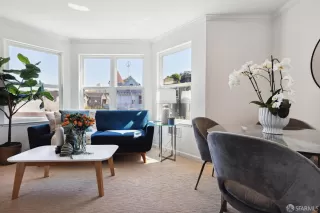 Photo #3: 423753261 Listing