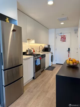 Photo #4: 423753802 Listing