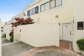 Photo #3: 423753806 Listing