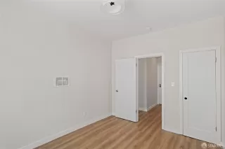 Photo #3: 423753986 Listing 