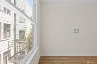 Photo #4: 423753986 Listing 