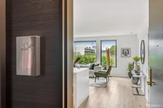 Photo #2: 423754368 Listing