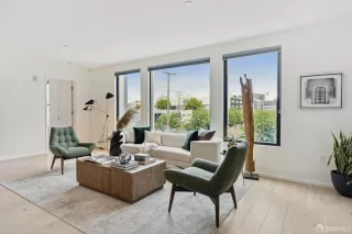 Photo #4: 423754368 Listing