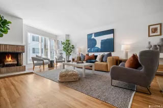 Photo #3: 423755102 Listing