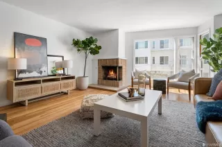 Photo #5: 423755102 Listing