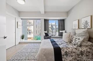 Photo #6: 423755583 Listing 