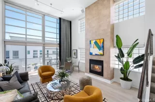 Photo #2: 423755645 Listing