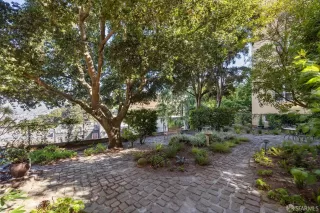 Photo #4: 423755865 Listing