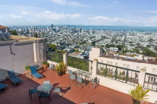 Photo #6: 423755865 Listing