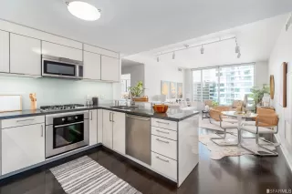 Photo #1: 423756063 Listing