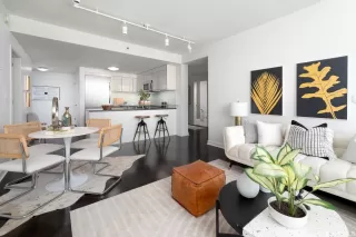 Photo #5: 423756063 Listing