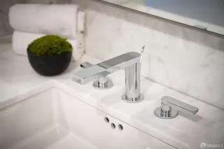 Photo #5: 423756243 Listing