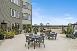 Photo #3: 423756775 Listing