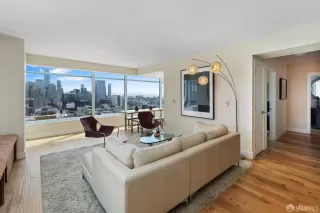 Photo #2: 423757063 Listing