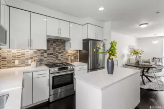 Photo #6: 423757235 Listing 