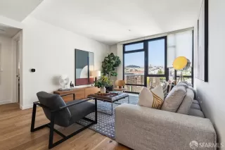 Photo #6: 423757470 Listing