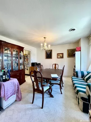 Photo #4: 423757484 Listing