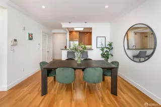 Photo #6: 423757489 Listing