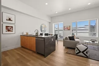 Photo #3: 423757501 Listing