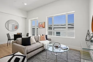 Photo #5: 423757501 Listing