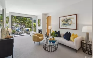 Photo #2: 423757502 Listing