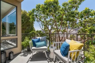 Photo #6: 423757502 Listing