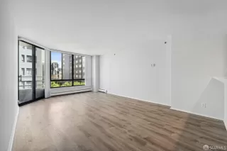 Photo #3: 423757504 Listing