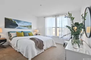 Photo #4: 423757836 Listing 