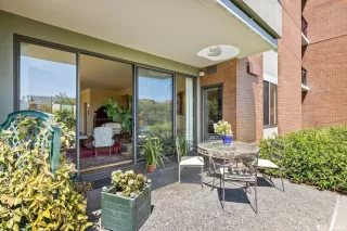 Photo #6: 423757845 Listing 